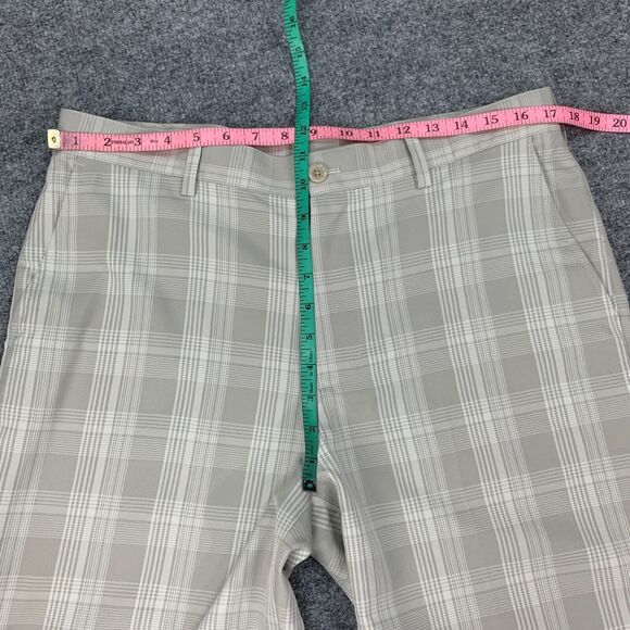 Izod Golf Shorts Mens 34 Stone Plaid Flat Front High Rise Quick Dry Performance - Picture 5 of 11